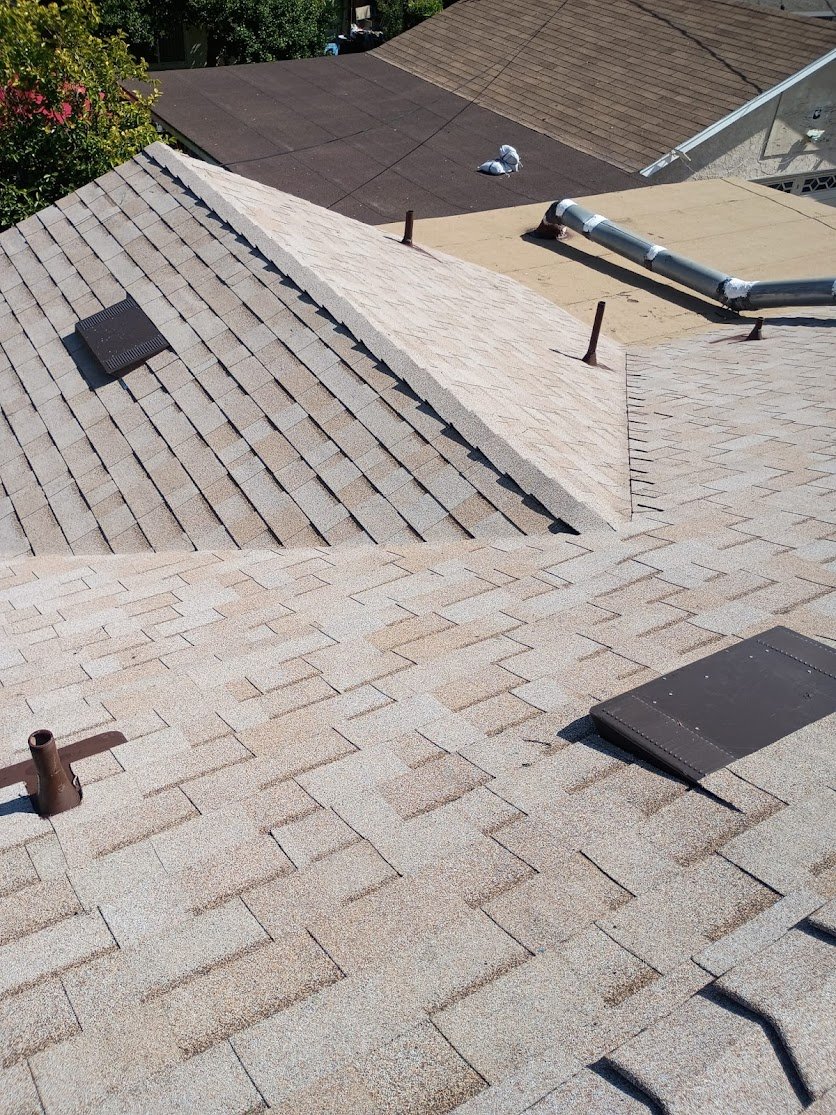 Roofing contractor in Bellflower