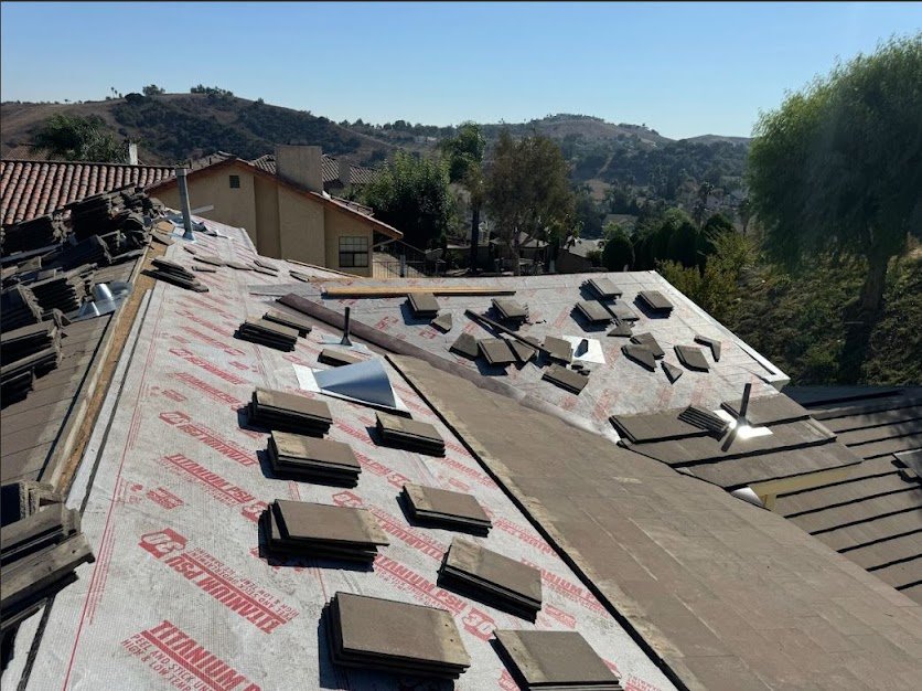 Roofing contractor in Downey